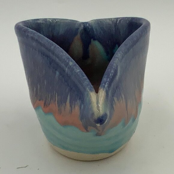 Signed Lisa Howe Stoneware Heart Shaped Trinket Bowl - Picture 8 of 8